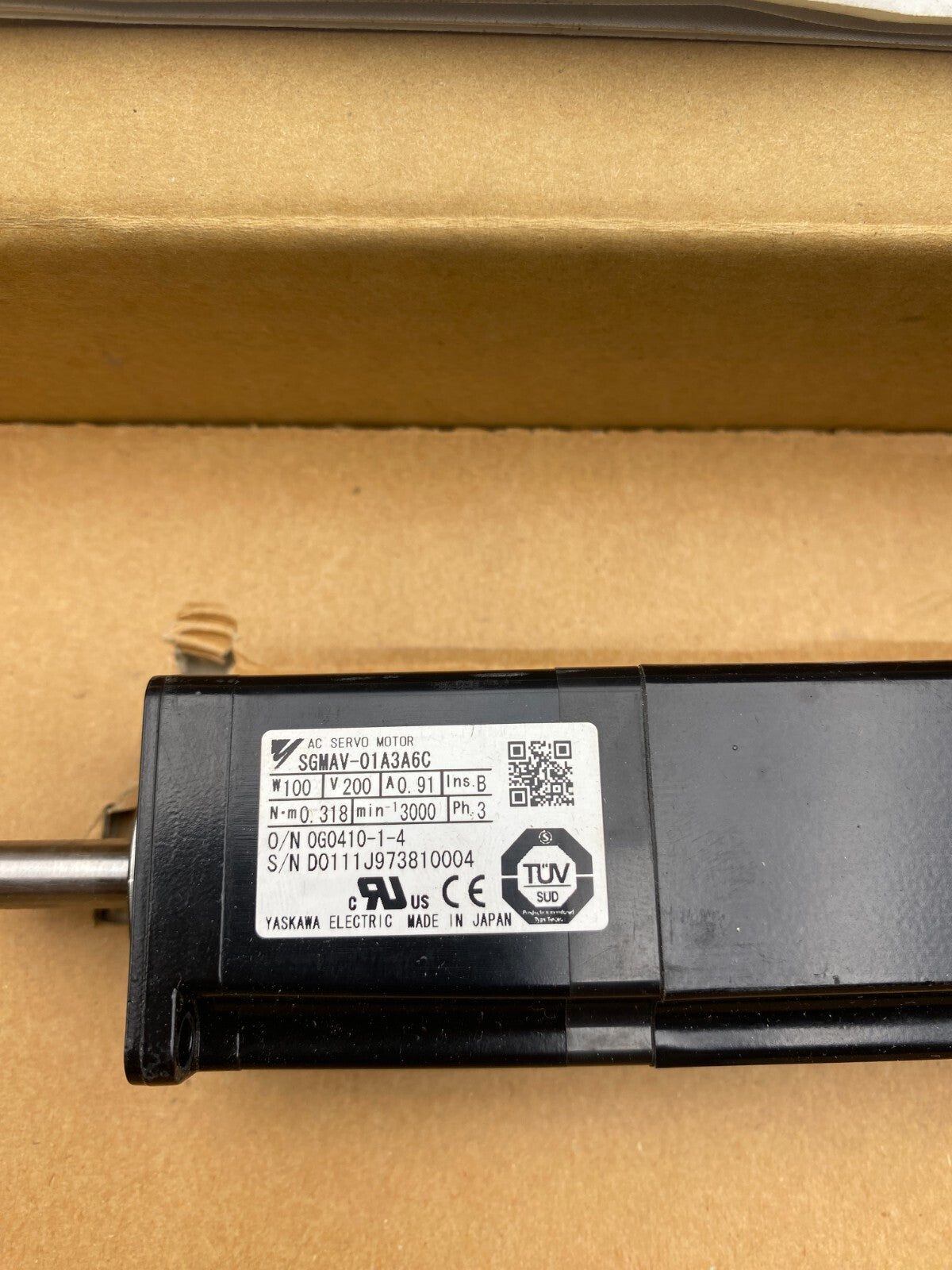 YASKAWA SGMAV-01A3A6C 0G0410-1 100W 200V 0.91A 3PH 3000 MIN-1 0.318 Nm x1pc