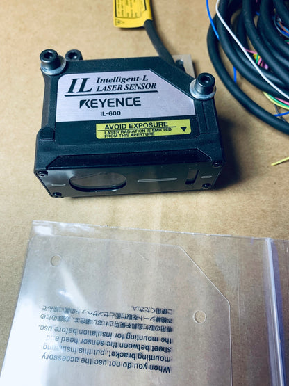 Keyence IL-1050 Sensor Intelligent-L Laser Sensor + IL-600 Sensor Head