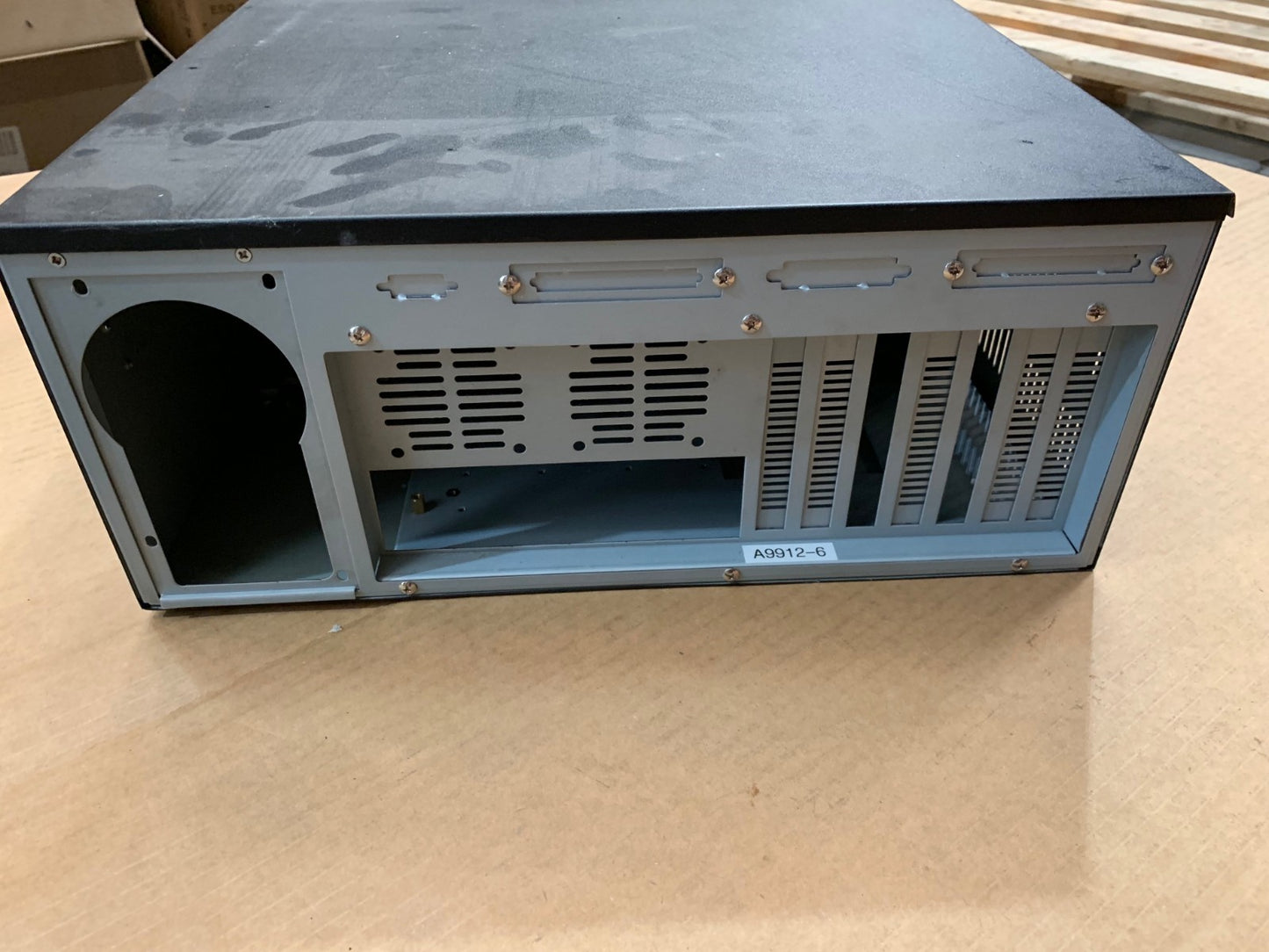 1 x  DEXLAN boitier server
