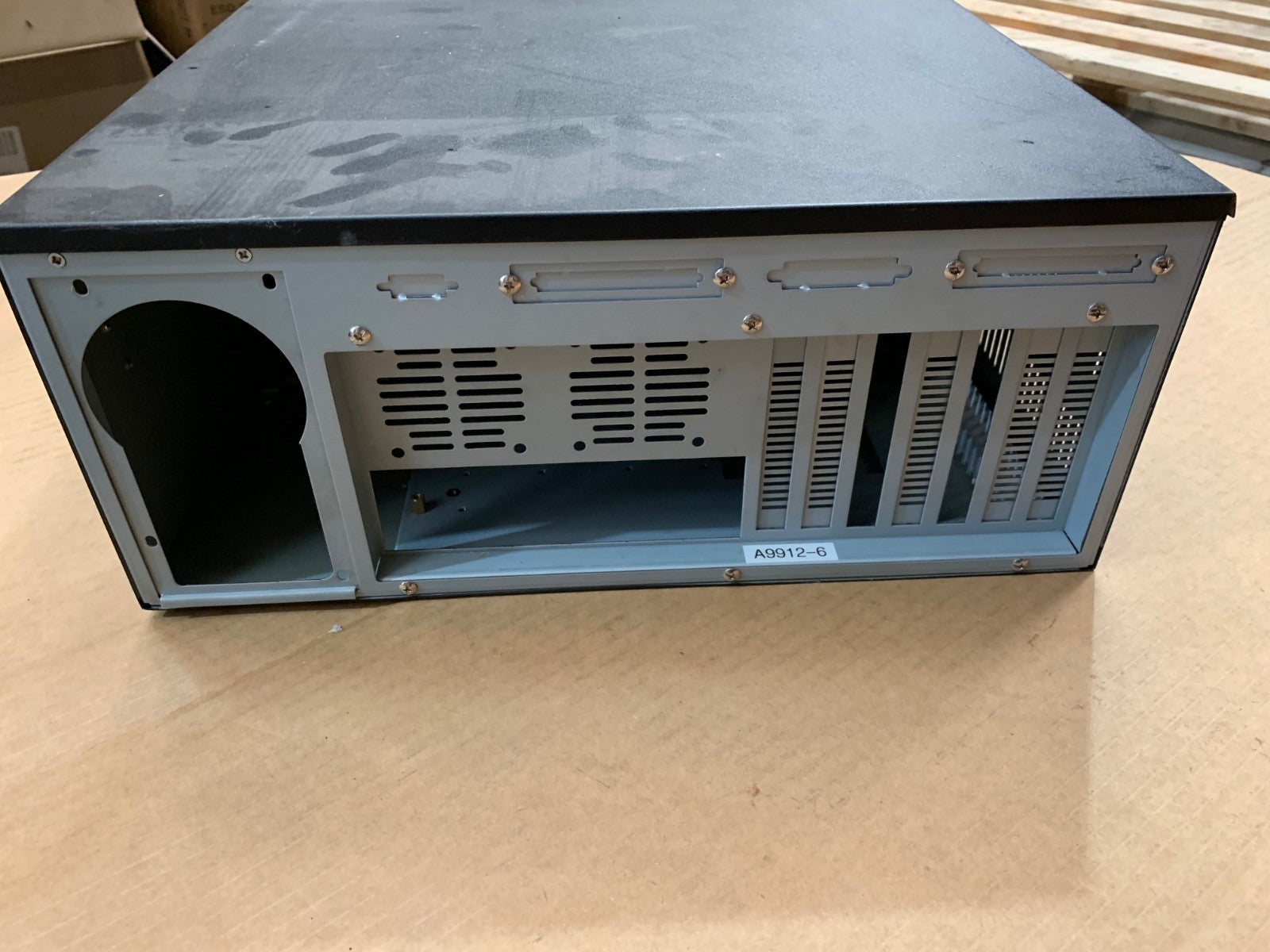 1 x  DEXLAN boitier server