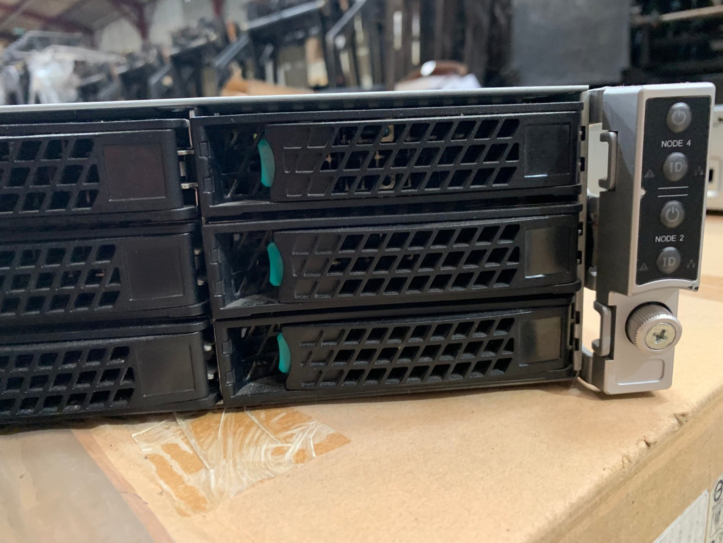 INTEL - SERVER BOARD SYSTEM H2312JFQJR SGL 2U 4 NODE 3.5IN 1200W PSU Chassis 