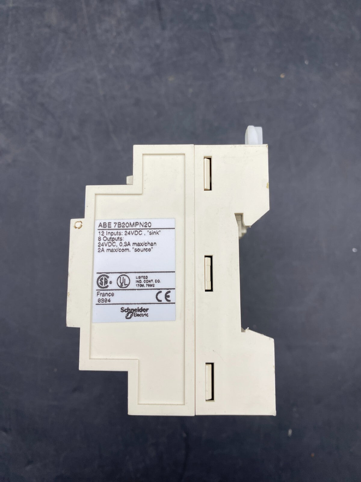 TELEMECANIQUE ABE7B20MPN20 CONNECTION SUB BASE I/O MODULE