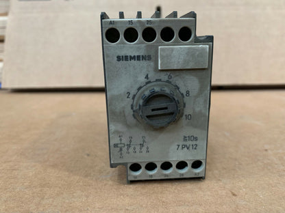 SIEMENS 7PV1210-2GG ( TIME DELAY RELAY 0-10SEC 220V 5A 50/60HZ )