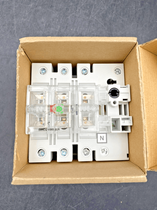 SOCOMEC 25004003 SIRCO VM0 3 + NC 32A - KLR Automation