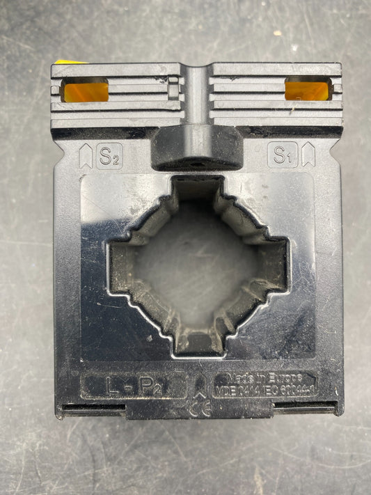 LOT DE 3 SOCOMEC TCB 32-40 600 5A 10VA 0.72/3kV 50-60Hz