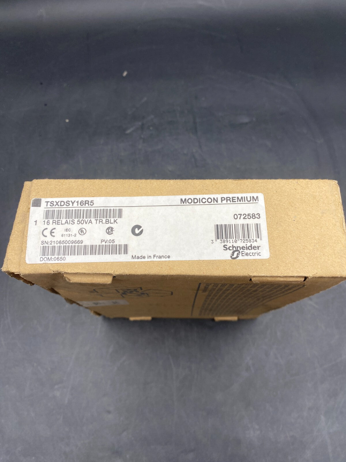 SCHNEIDER ELECTRIC TSXDSY16R5 OUTPUT MODULE 16 RELAIS 50VA TR BLK