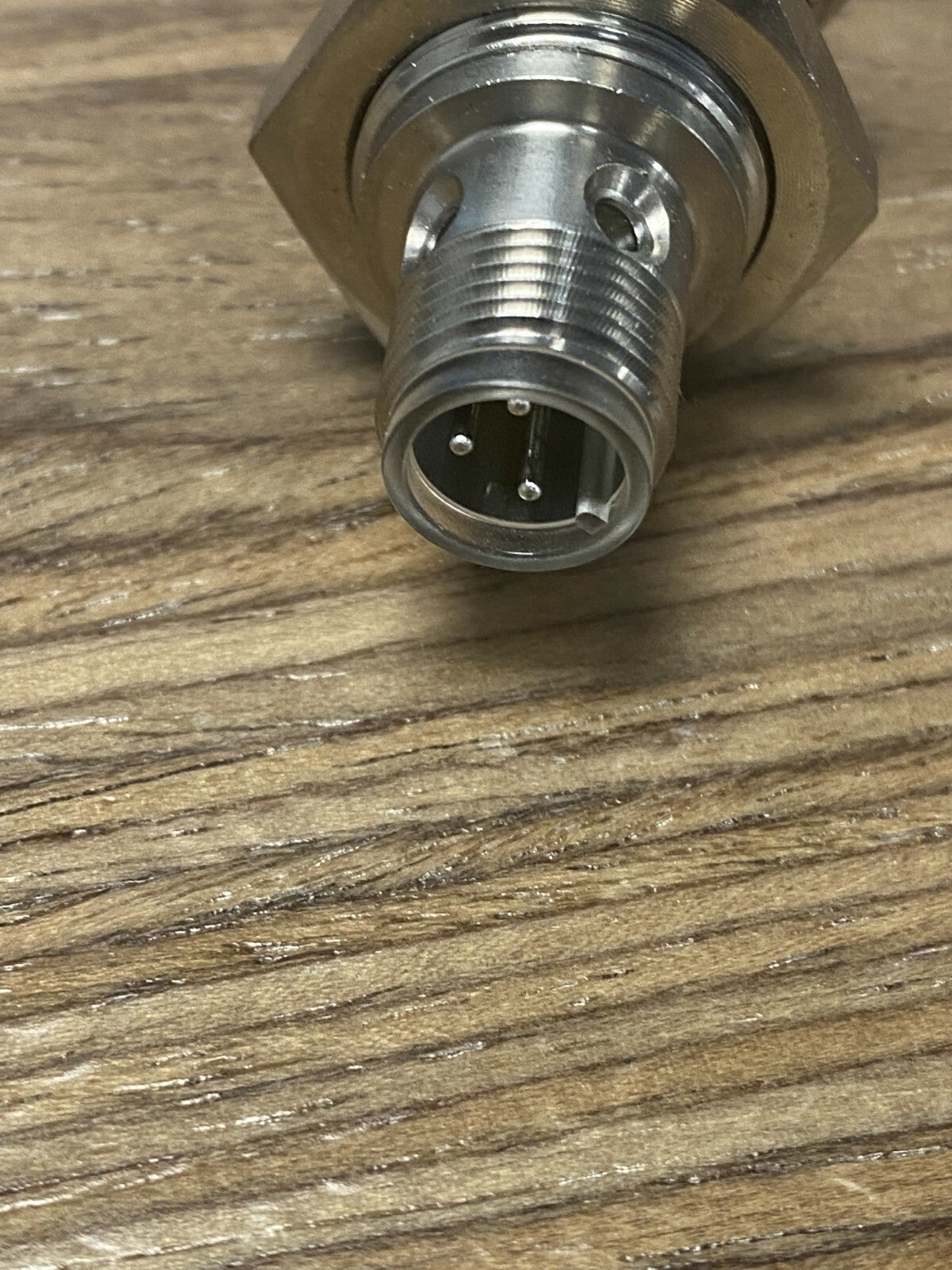 Détecteur inductif NRB8-18GS40-E2-V1 Pepperl + Fuchs 