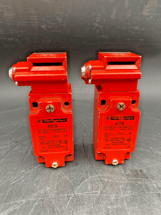 LOT OF 2 TELEMECANIQUE XCS XCS - C501 SAFETY LIMIT SWITCH - KLR Automation