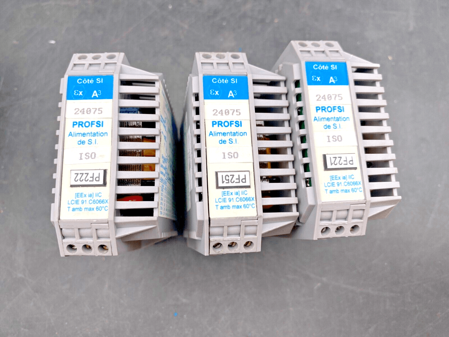 LOT OF 3 A PUISSANCE 3 S.I SUPPLY FOR PROFSI - 24075 - A230 - ISO - KLR Automation