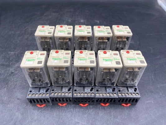 LOT DE 10 SCHNEIDER ELECTRIC RELAIS UNIVERSEL 3 CO RUMC3AB2B7 24V + EMBASE RUZC3 - KLR Automation