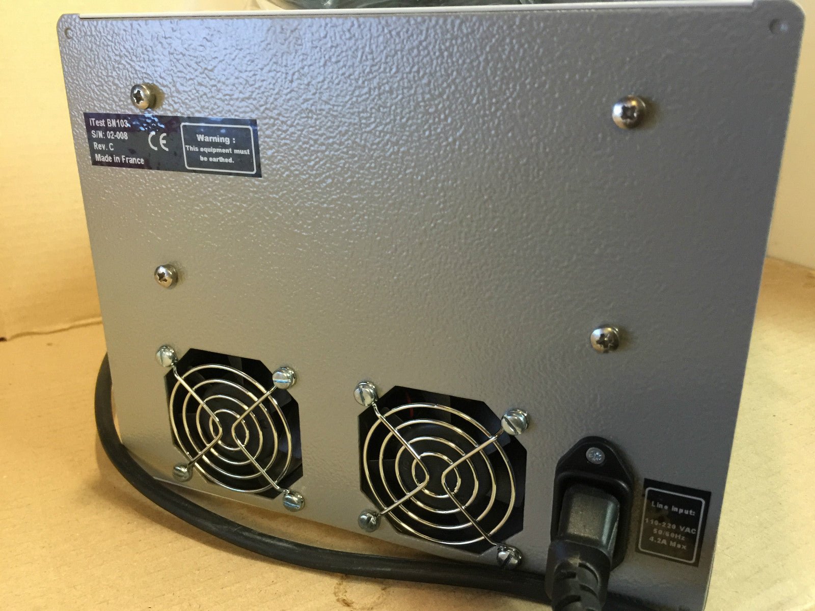High - End Modular DC Voltage Source BILT Test fréquence substrat semiconducteur - KLR Automation