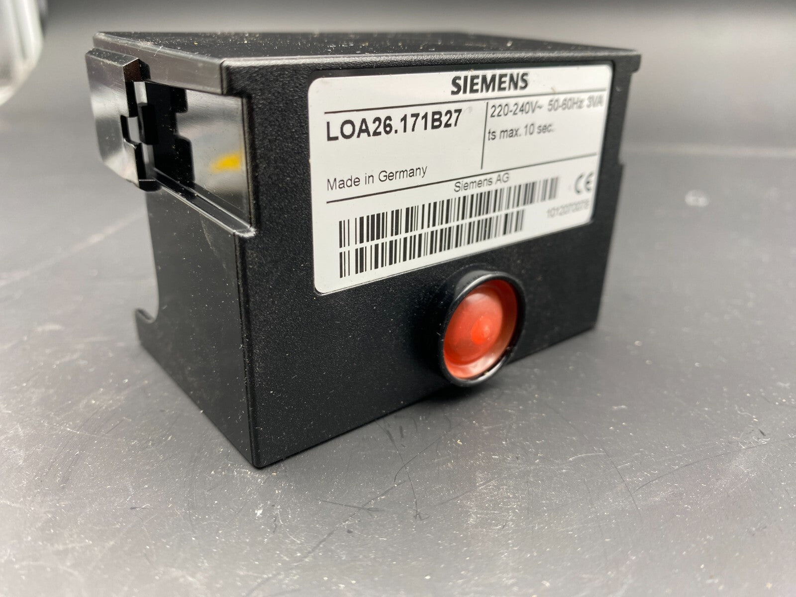 1pc x SIEMENS LOA26.171B27 220 - 240V 50 - 60Hz FIRING AUTOMATIC - KLR Automation