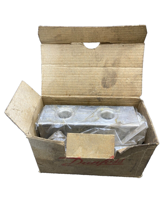 1pc x DANFOSS FLUID POWER 2V13-3W-6S VALVE