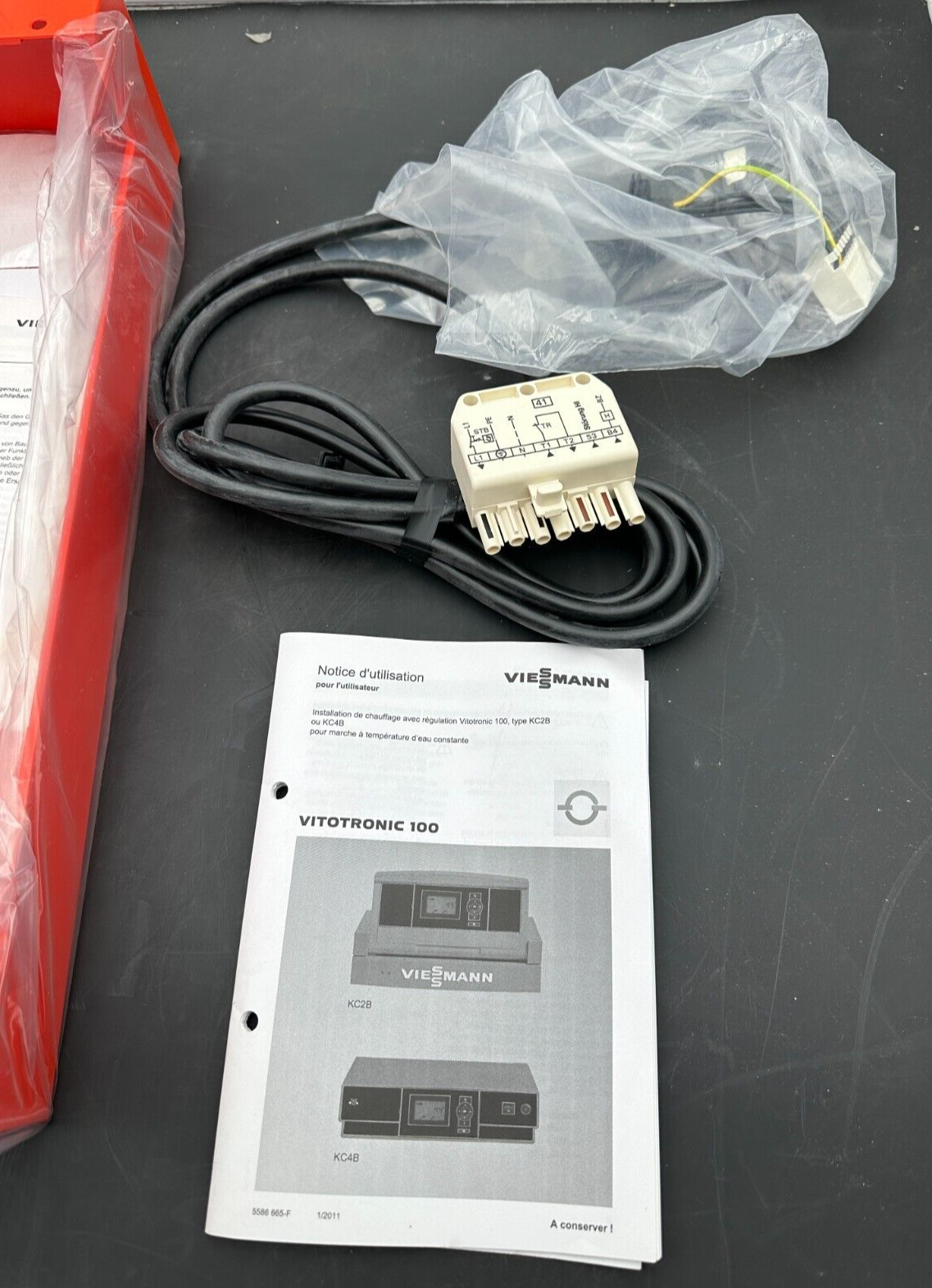 VIESSMANN 7282852 VITRONIC SOCLE POUR REGULATION DE REMPLACEMENT + CONNECTEUR