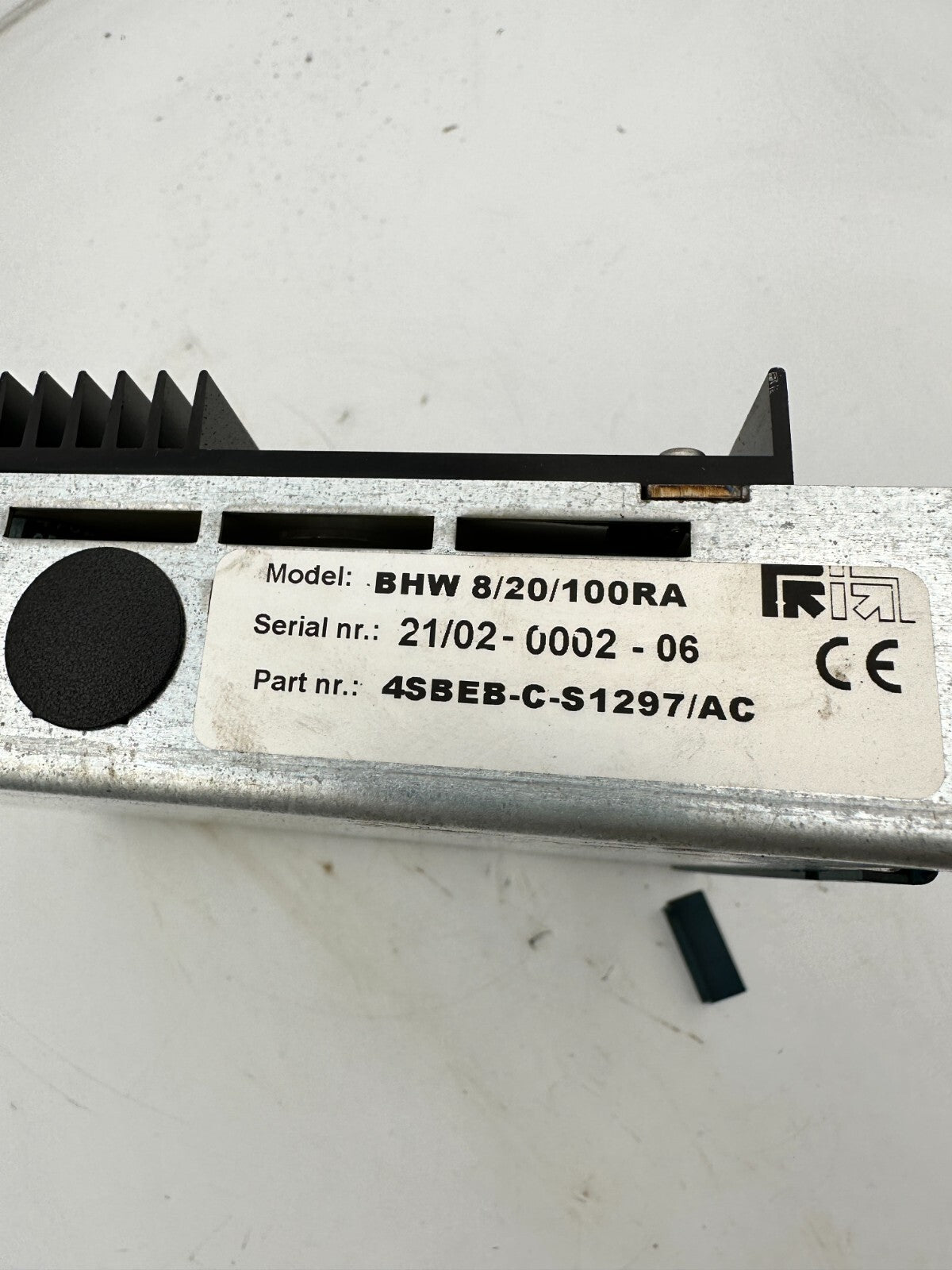 PRIMA ELECTRONICS LASER BHW 8/20/100RA servo ( petit manque plastic mais ok ) - KLR Automation