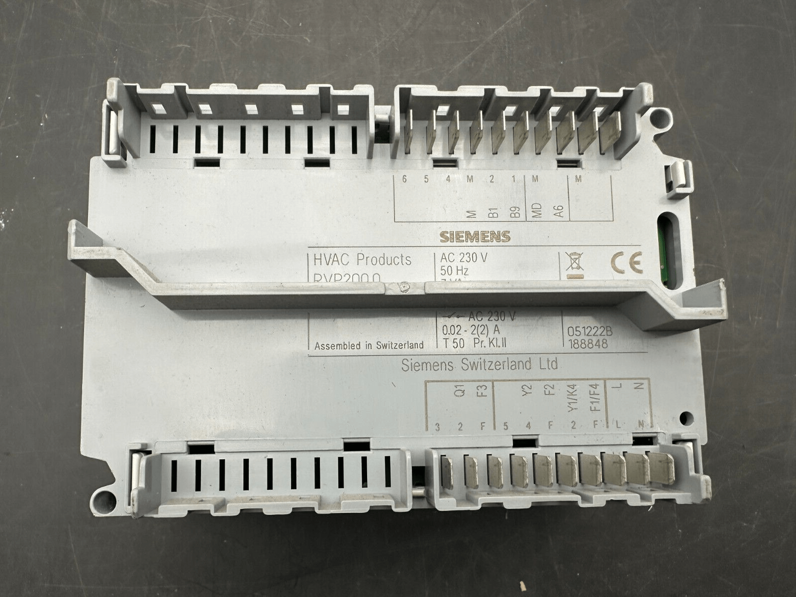 SIEMENS RVP200 RVP200.0 REGULATEUR DE CHAUFFAGE + SUPPORT - KLR Automation
