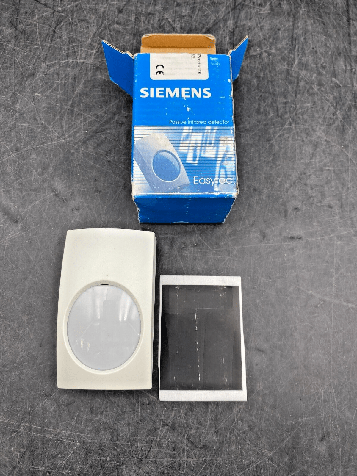 SIEMENS A5Q00002067 PASSIVE INFRARED DETECTOR - KLR Automation