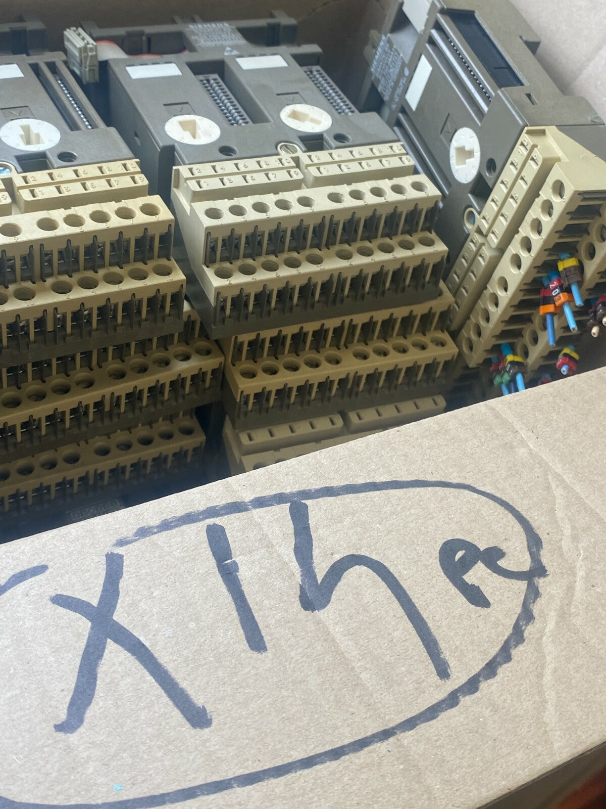 14 pc x Siemens 6ES5 700-8MA11 Bus Module