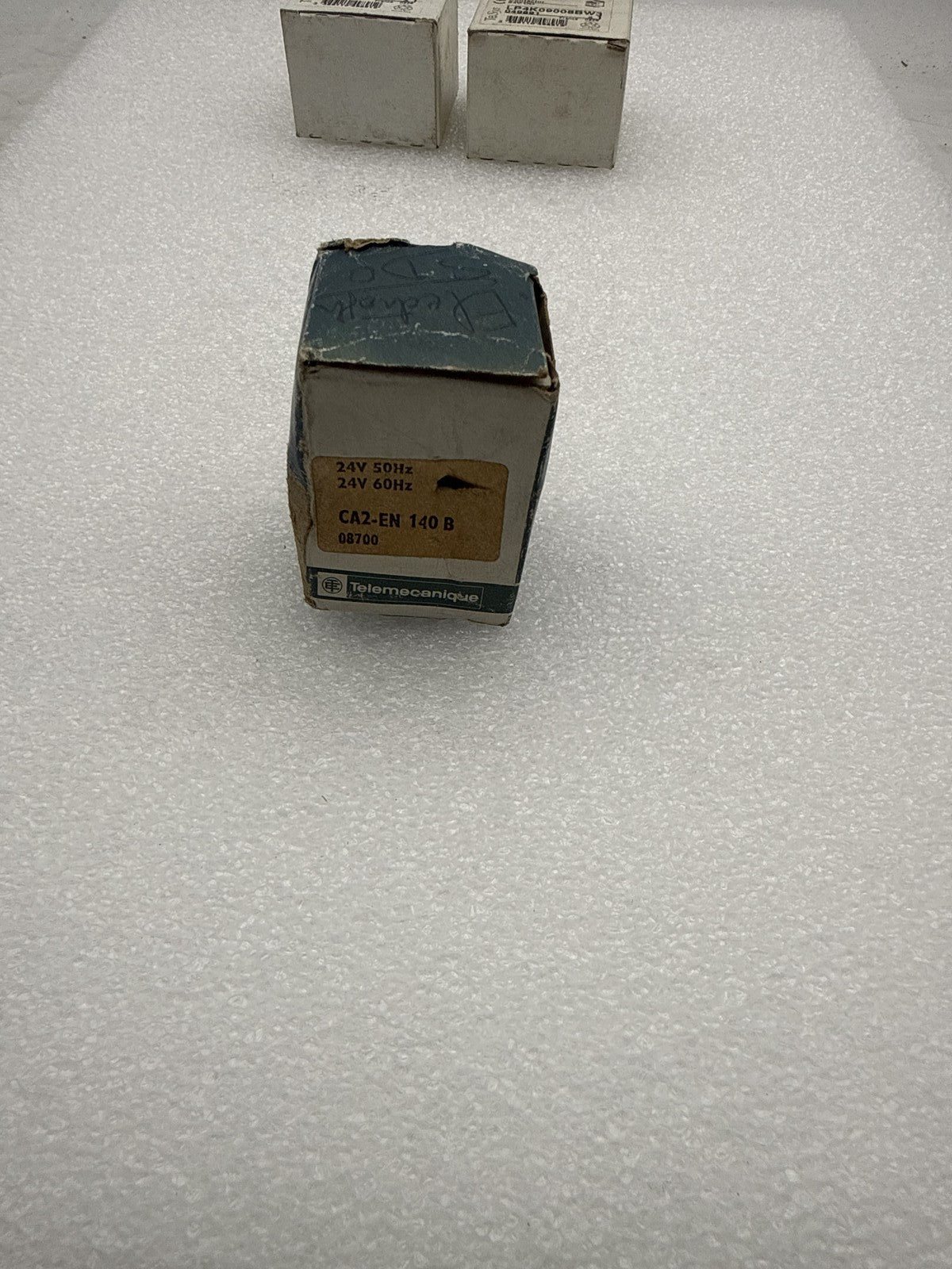 Contacteur Telemecanique CA2 - EN 140B 24V 50/60Hz Autre Équipement Électrique - KLR Automation