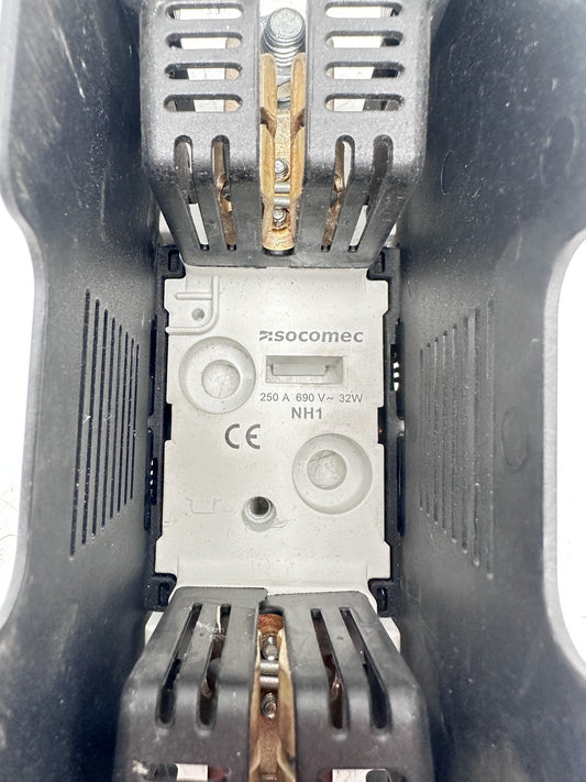 Socomec NH1 Fuse Base 250A 690V + CAPOT — Occasion