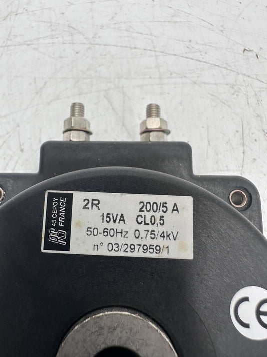 RS ISOLSEC Current Transformer 200/5A 15VA 0.75/4kV CL0.5 — Occasion
