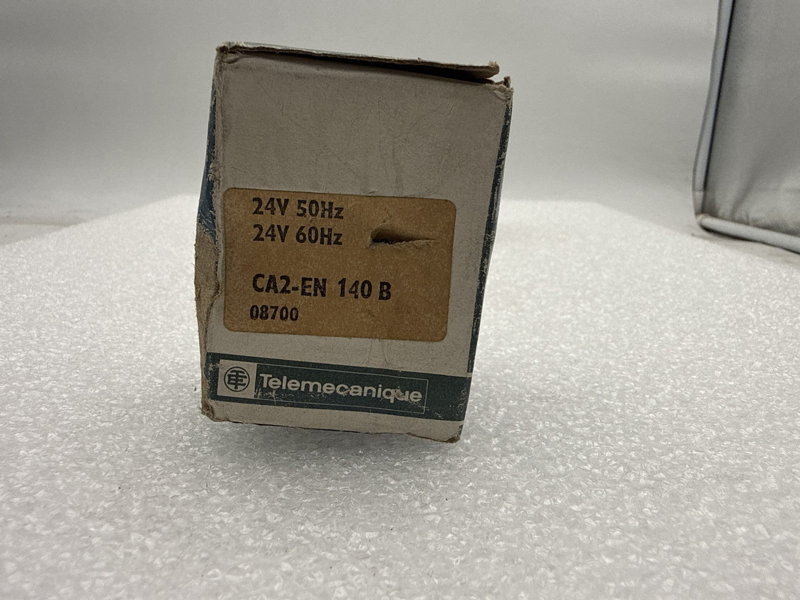 Contacteur Telemecanique CA2 - EN 140B 24V 50/60Hz Autre Équipement Électrique - KLR Automation