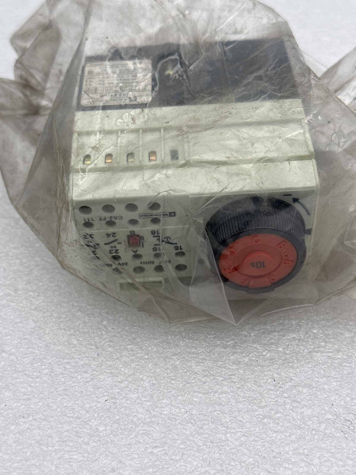 Contrôleur Telemecanique CA2 - FT/FR 24V 10A temporisé contact instantané - KLR Automation