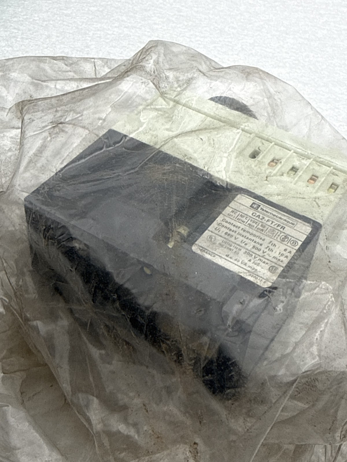 Contrôleur Telemecanique CA2 - FT/FR 24V 10A temporisé contact instantané - KLR Automation